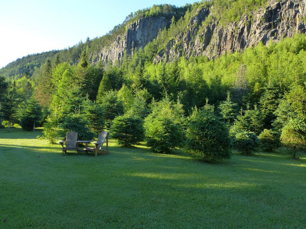 B&B Les Deux Pignons Petit-Saguenay Exteriér fotografie
