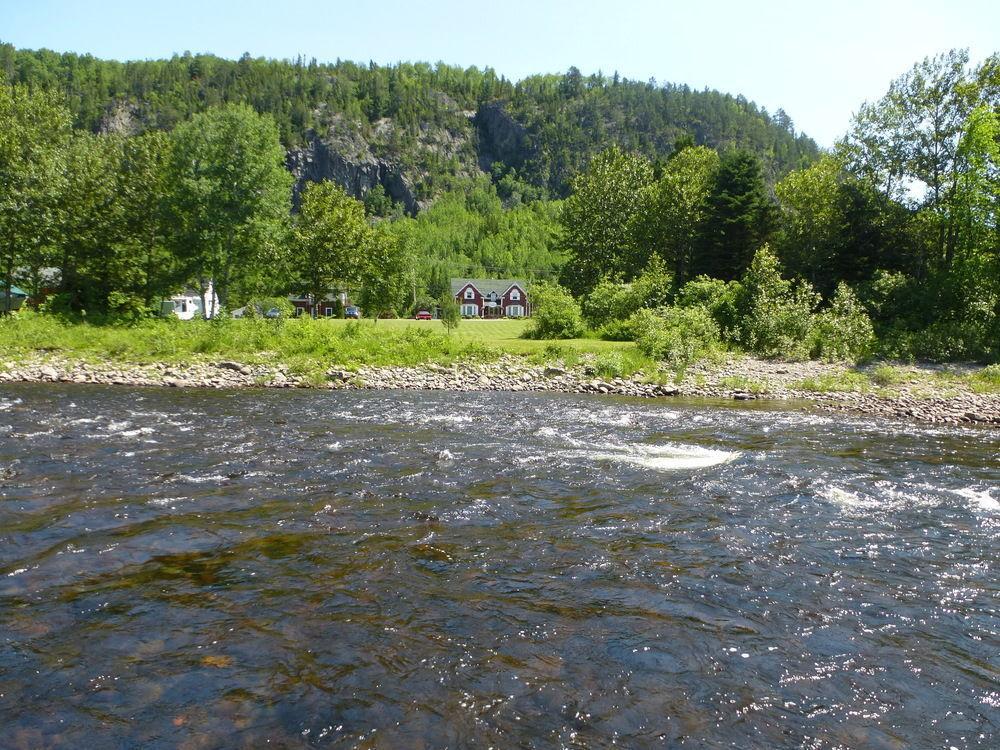 B&B Les Deux Pignons Petit-Saguenay Exteriér fotografie