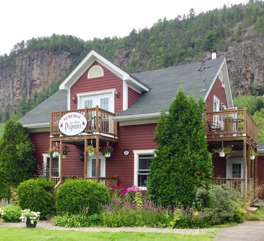 B&B Les Deux Pignons Petit-Saguenay Exteriér fotografie