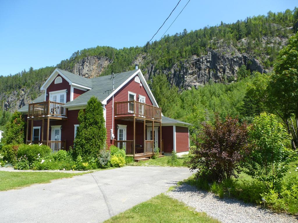 B&B Les Deux Pignons Petit-Saguenay Exteriér fotografie