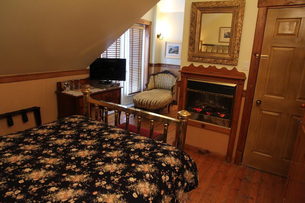 B&B Les Deux Pignons Petit-Saguenay Exteriér fotografie
