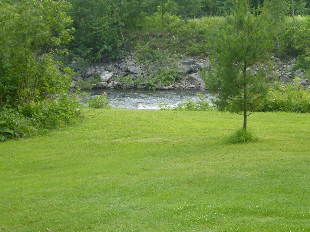 B&B Les Deux Pignons Petit-Saguenay Exteriér fotografie
