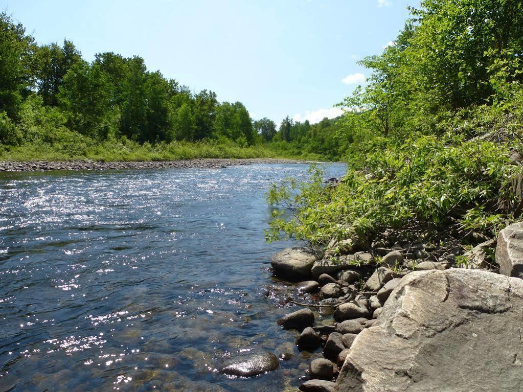 B&B Les Deux Pignons Petit-Saguenay Exteriér fotografie